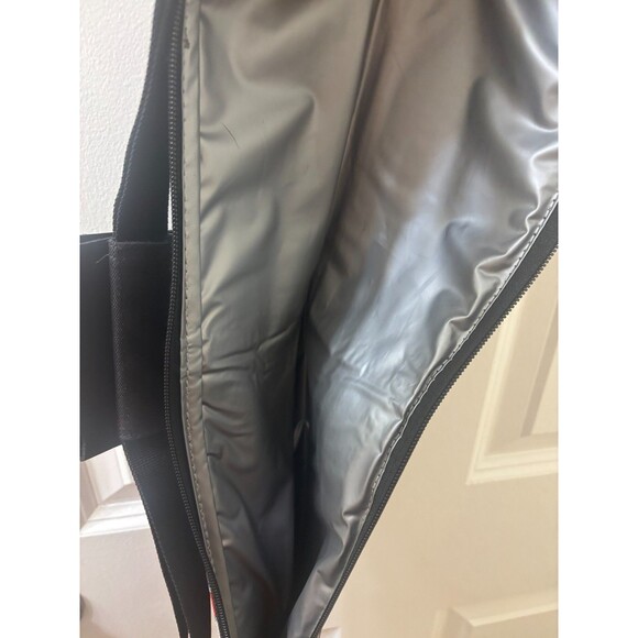 Burton Over the Shoulder Beer Holder Cooler 5 cans Picasso style face print - Picture 7 of 13